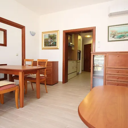 Apartmán In Mit Eigenem Balkon By Interhome Baška