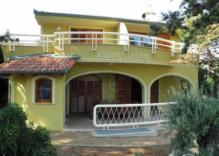 In Mit Eigenem Balkon By Interhome Apartamento Baška