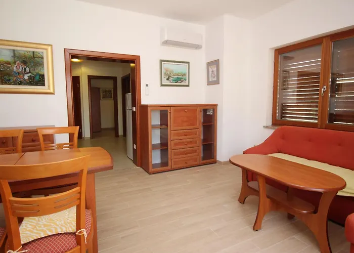 公寓 In Mit Eigenem Balkon By Interhome